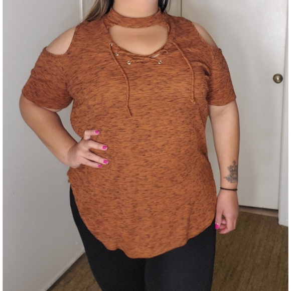 Brown/Tan Cold shoulder top - Picture 2 of 3